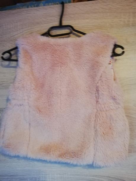 Vestička dívčí chlupatá vel. 4-5 let., minoti,110