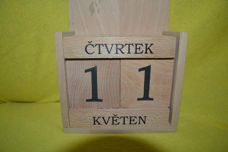 Dřevěný kalendář,