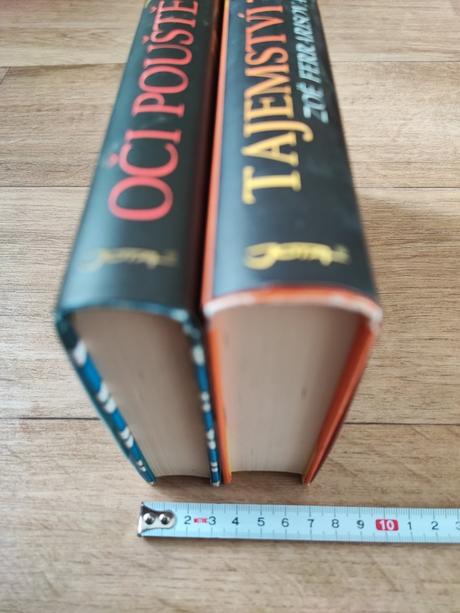 Knihy tajemství závojů a oči pouště,