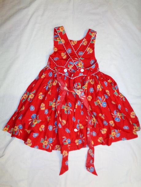 Luxusní červená květovaná laclová sukně, 104