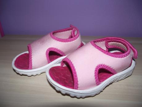 Lehučké sandálky nejen k vodě, chipmunks,25