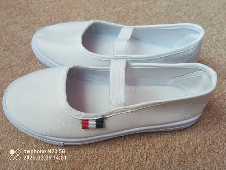 Cvičky dívčí zn."fashion" vel."33", 33