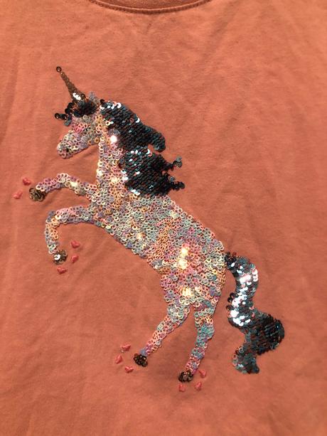 Tričko s jednorožcem, 104