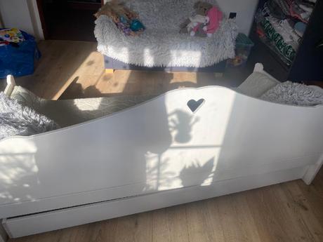 Krásná dětská postel, šířka (cm): 90,délka (cm): 180