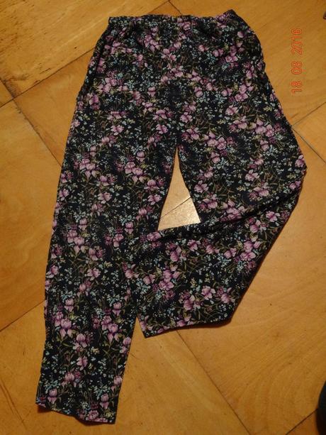 Květinkové kalhoty, 146