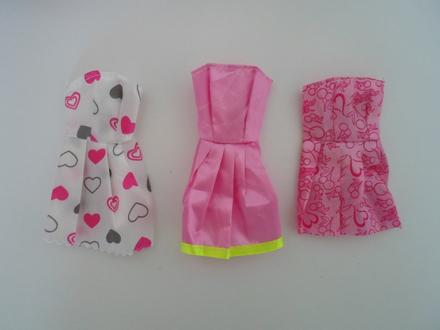 Šaty pro barbie 3ks,