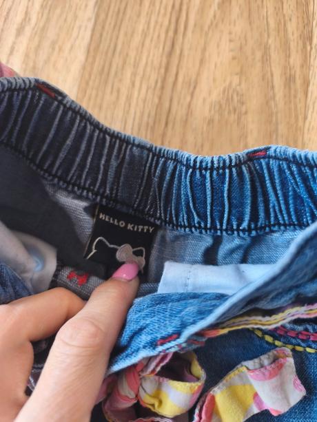 4krát kraťasy šortky 3/4 kalhoty sukně, 104