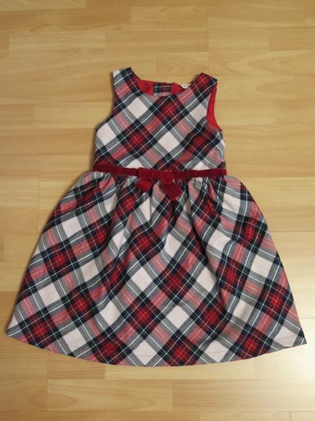 Šaty vánoční, 134