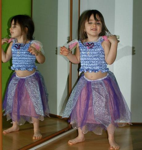 Karnevalový dvoudílný kostým fialová víla,