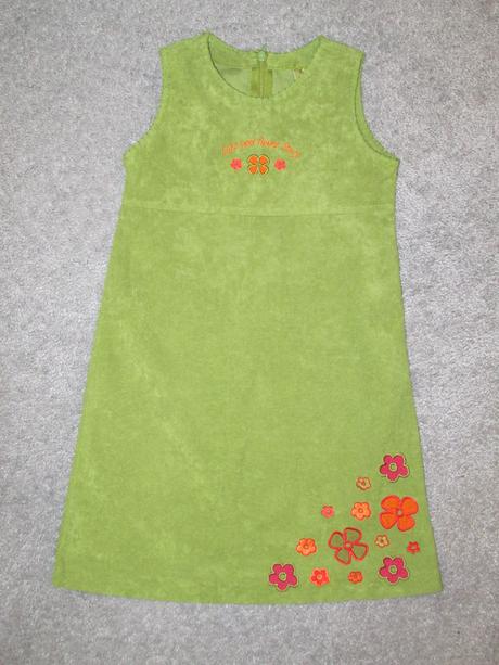 Sametové šaty, 104