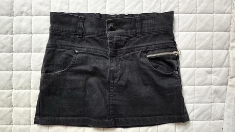 Černá riflová sukýnka, 146