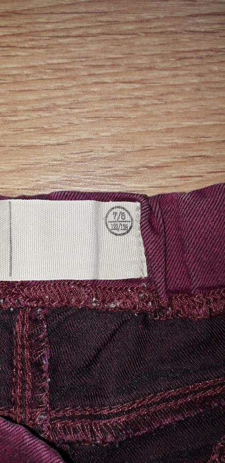 Slim džegínsy vínovej farby, 122