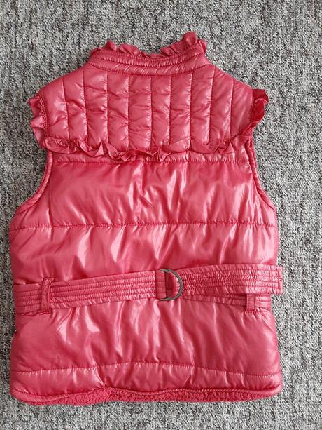 Červená vesta, kenvelo,122