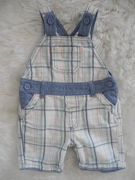 Kraťasy s laclem, 62