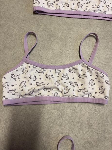 Dívčí podprsenka cotonella velikost 12 let - 6 ks, 146