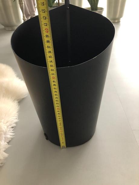 Stojan deštníky květník plechový koš na dřevo krb,