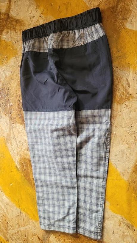 Plátěné kalhoty, 4 x triko a nové slipy, 104–116