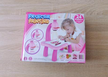 Stolek na kreslení s projektorem,