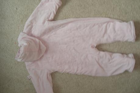 Sametová kombinézka, 68