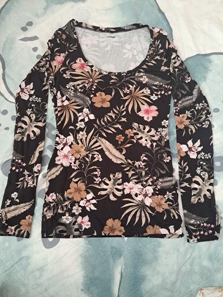 Tričko s květy, tezenis,s