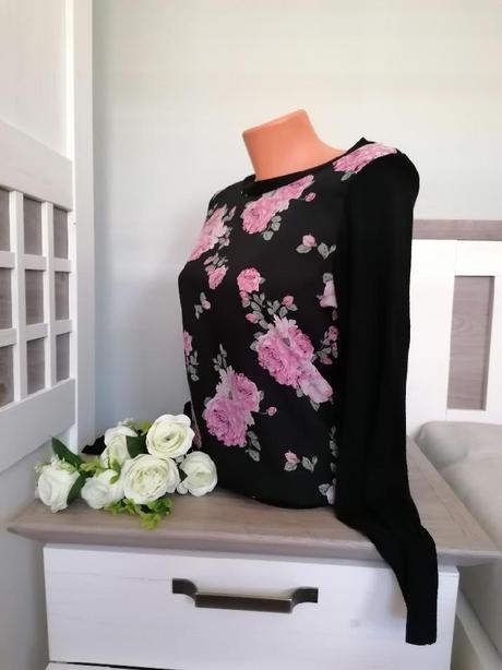 Svetřík s růžemi, 36