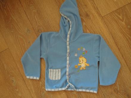 Mikinka s kapucou, 92