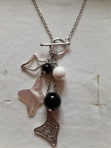 Sada naušnic a řetízku, 