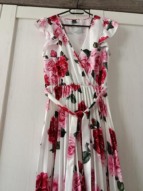 Šaty s růžemi, s