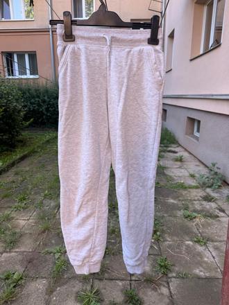 Tepláky, primark,152