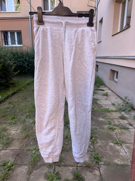Tepláky, primark,152