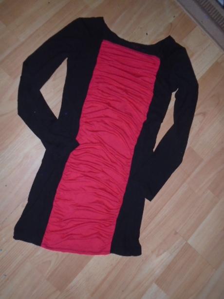 Šaty elastické vel 12-14l, 152