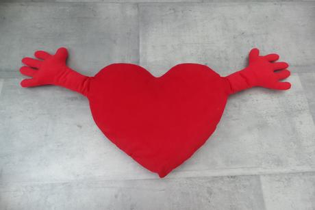 Plyšové srdce ikea,