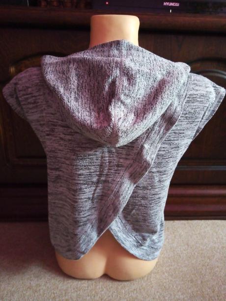 Vesta s kapucí zn."h&m" vel."146-152", h&m,152