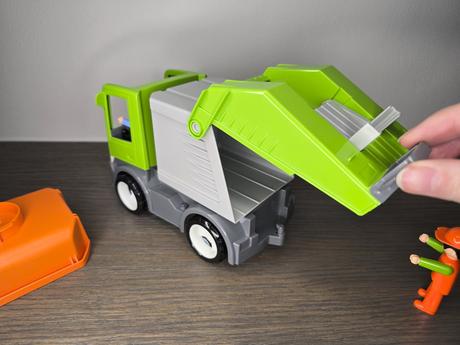 Igráčkovo popelářské auto, 2 nástavby, 2 panáčci, 