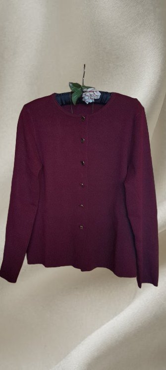 Elegantní vínový svetřík, l