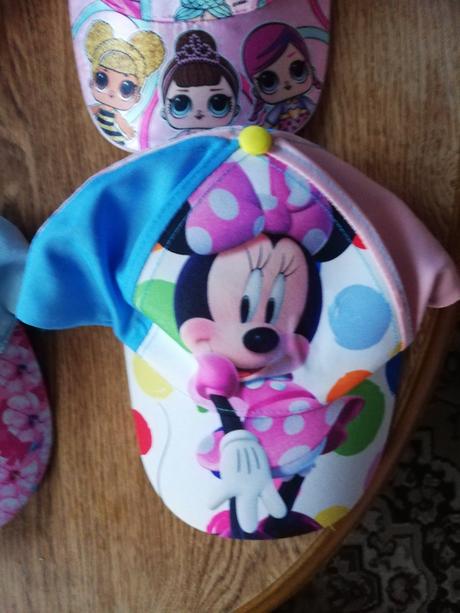 Kšiltovky dívčí vel. 52-54 cm., disney,50