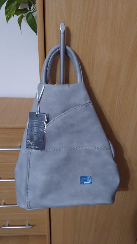 Koženkový batůžek, 