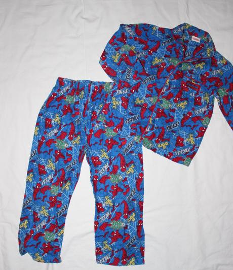At166. teplejší pyžamo se spidermanem 4-5 let, matalan,110