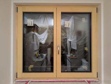 Prodám nové dřeohliníkové okno zabalené se slevou,