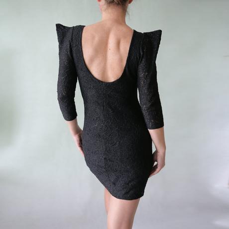 Krajkové šaty se špičatými rameny miss selfridge v, miss selfridge,38