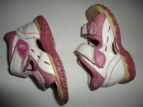 Hezké dívčí sandálky vel. 19, 19