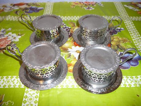 Kovové obaly na skleničky, 