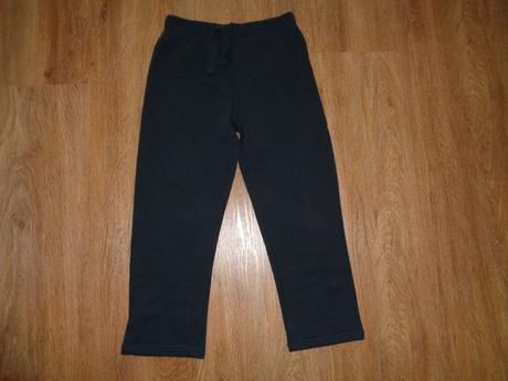 Černé tepláky, 122