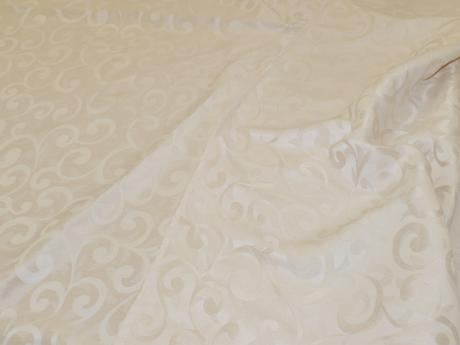 2 kusy zavesu -kremove se vzorem, 