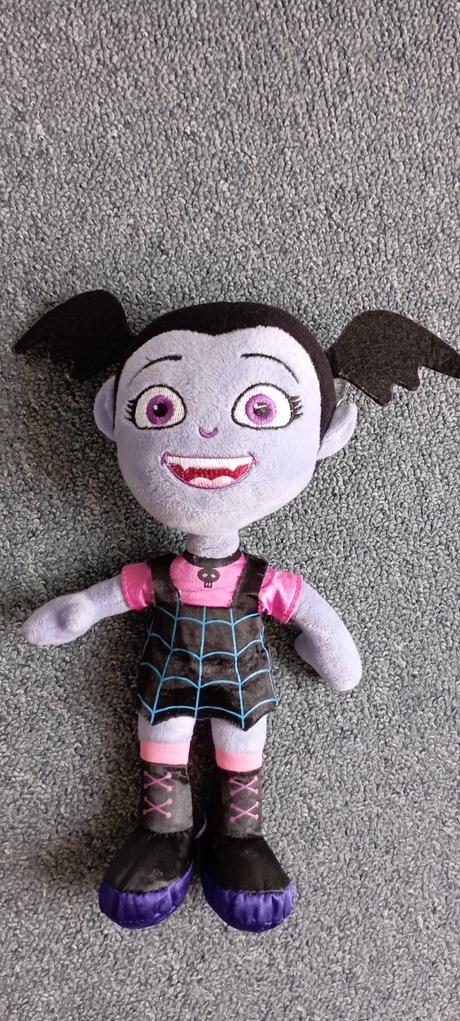 Plyšová "vampírka",