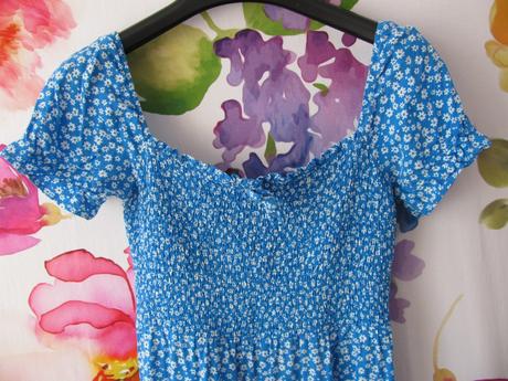 Krásné letní modré šaty s drobnými kvítky, xs