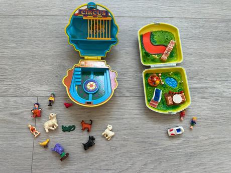 Retro otevírací krabička se zvířátky a figurkami,
