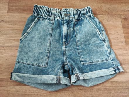Džínové šortky, 146