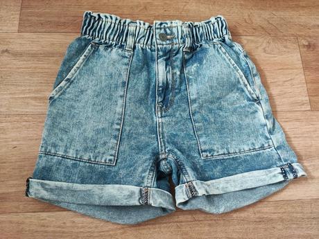 Džínové šortky, 146