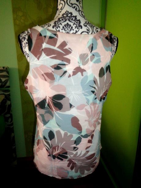 Luxusní top s korálky, 40